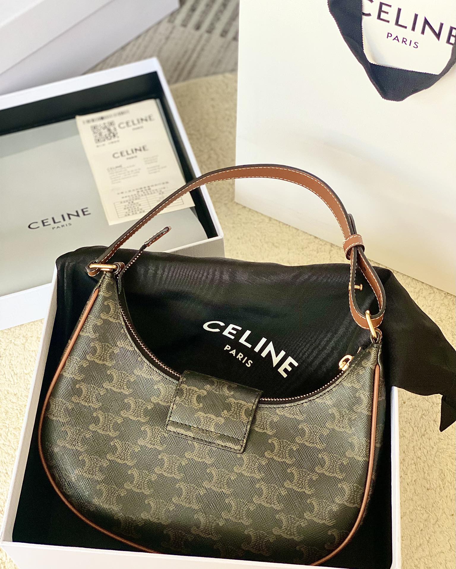 Ce**e ava triomphe soft bag