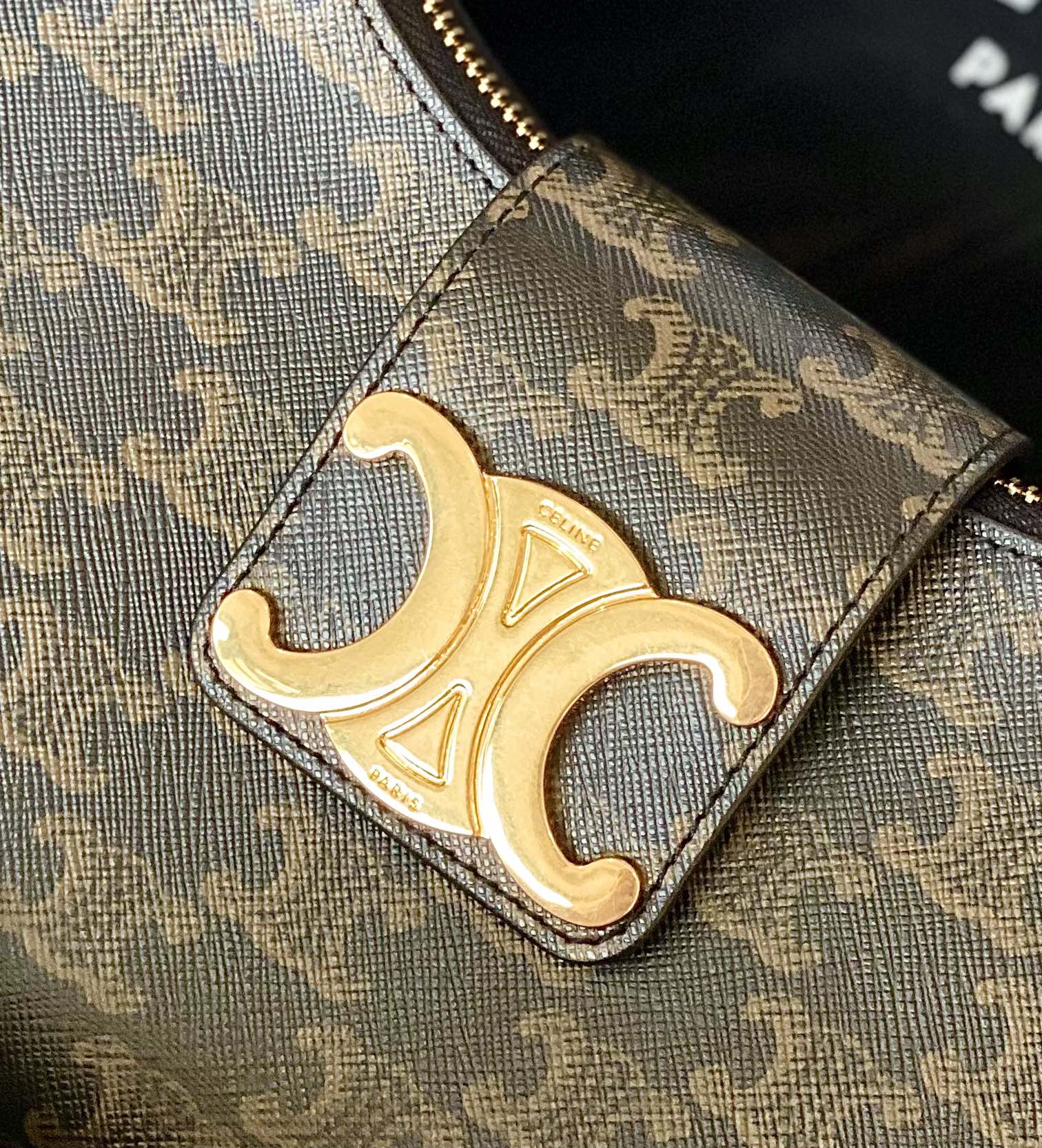 Ce**e ava triomphe soft bag
