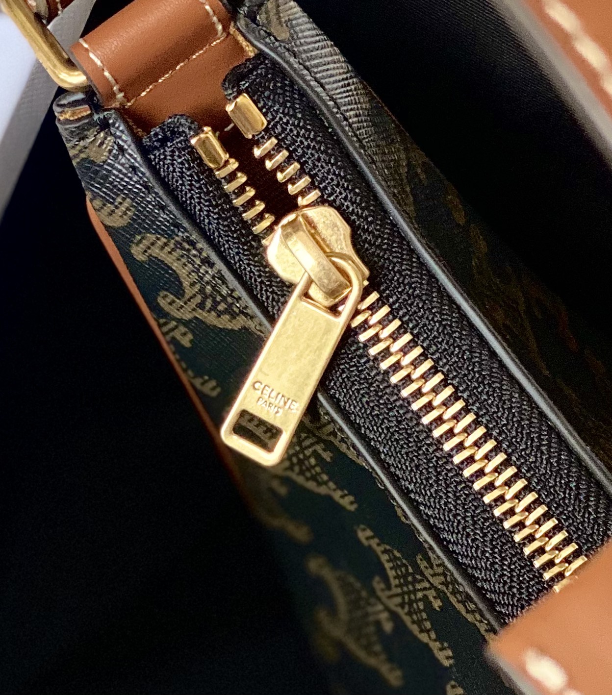 Ce**e ava triomphe soft bag