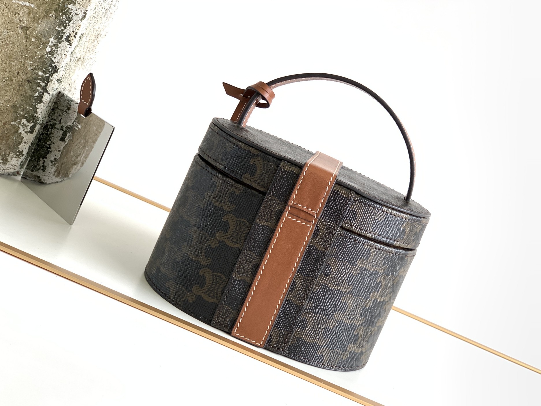 Ce**e vanity case