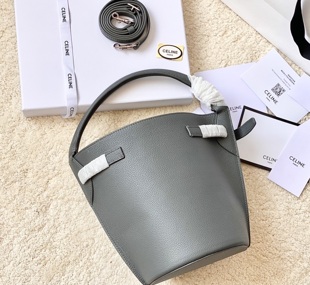 Ce**e small bucket bag
