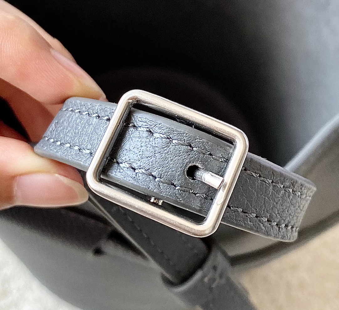 Ce**e small bucket bag