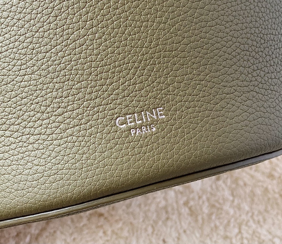 Ce**e small bucket bag