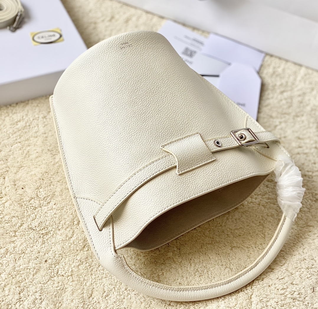 Ce**e small bucket bag