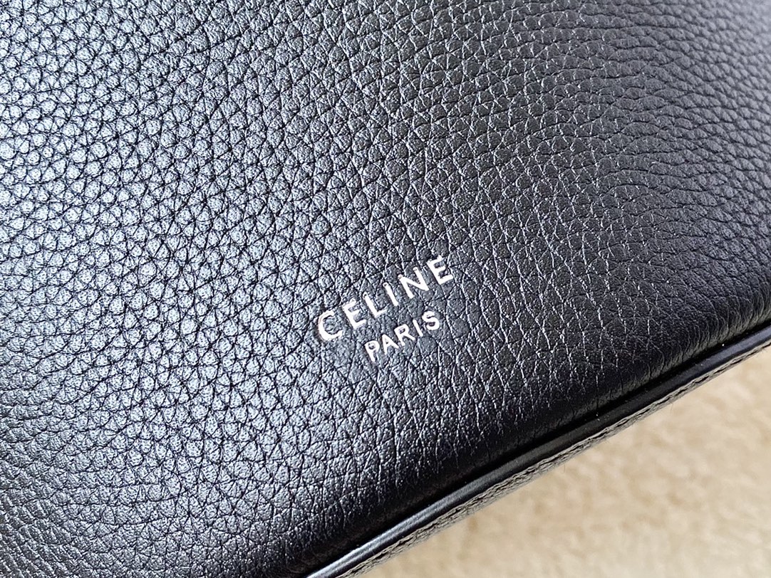 Ce**e small bucket bag