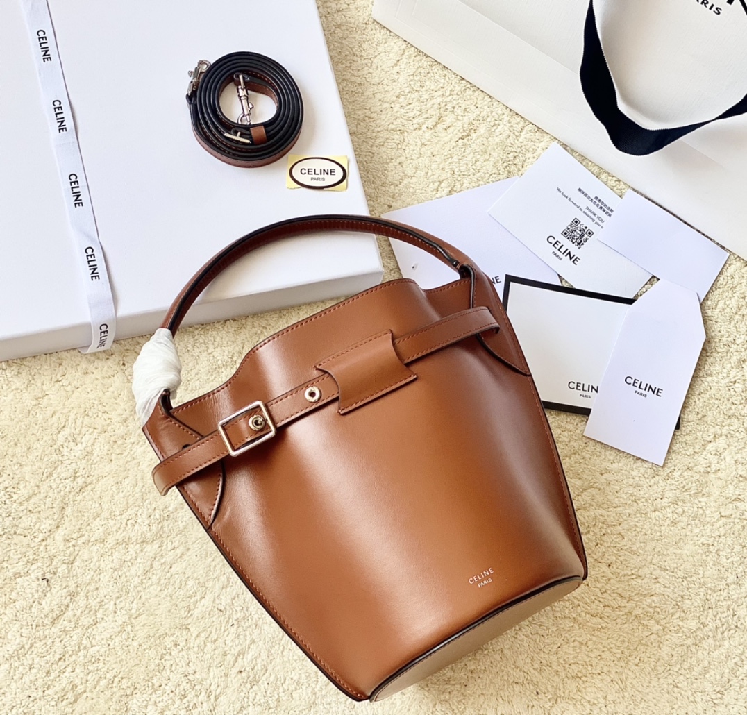 Ce**e small bucket bag
