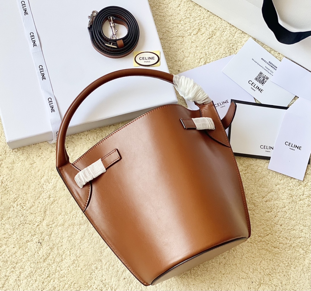 Ce**e small bucket bag
