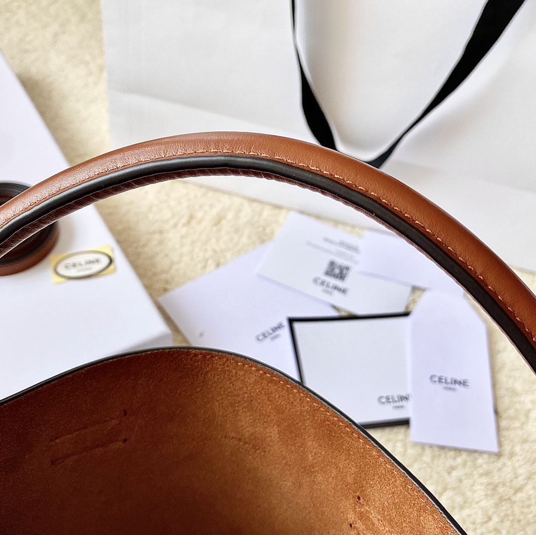 Ce**e small bucket bag