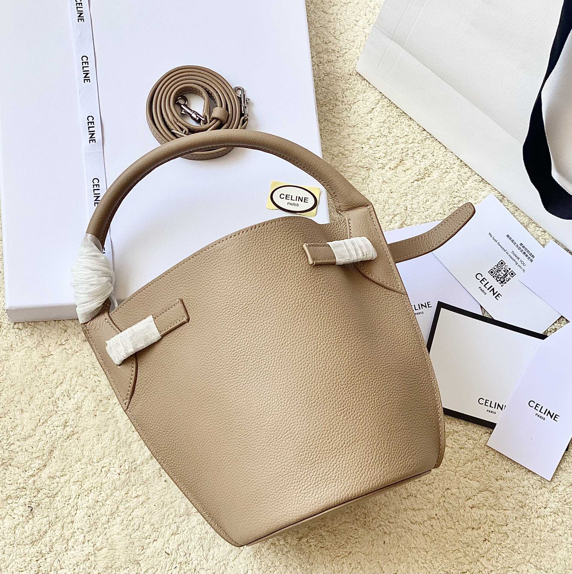 Ce**e small bucket bag