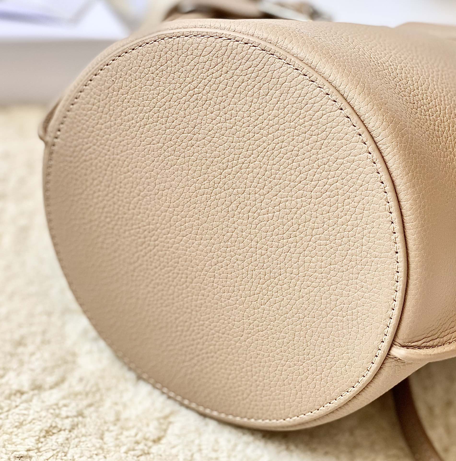 Ce**e small bucket bag