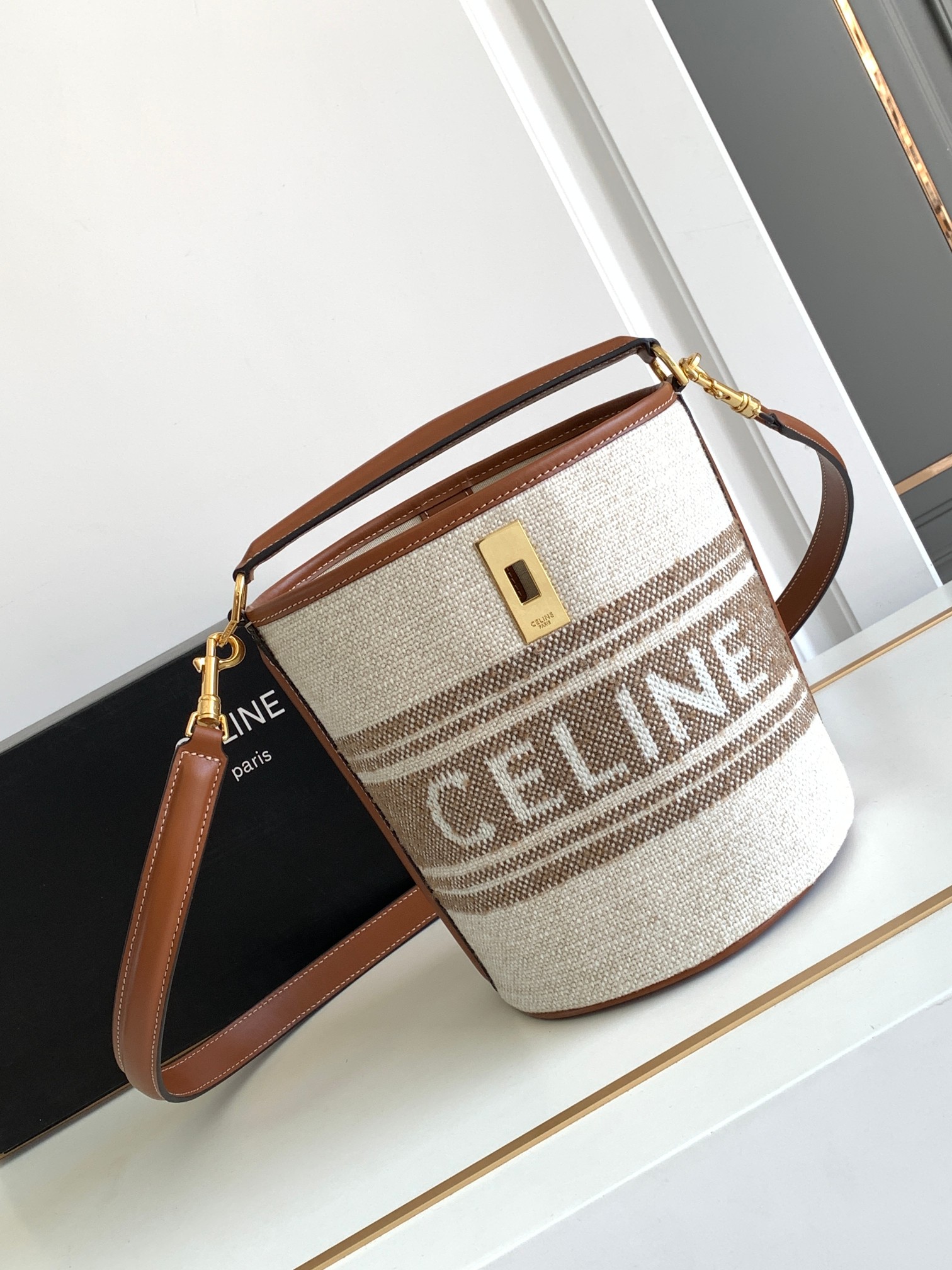 Ce**e mini bucket 16