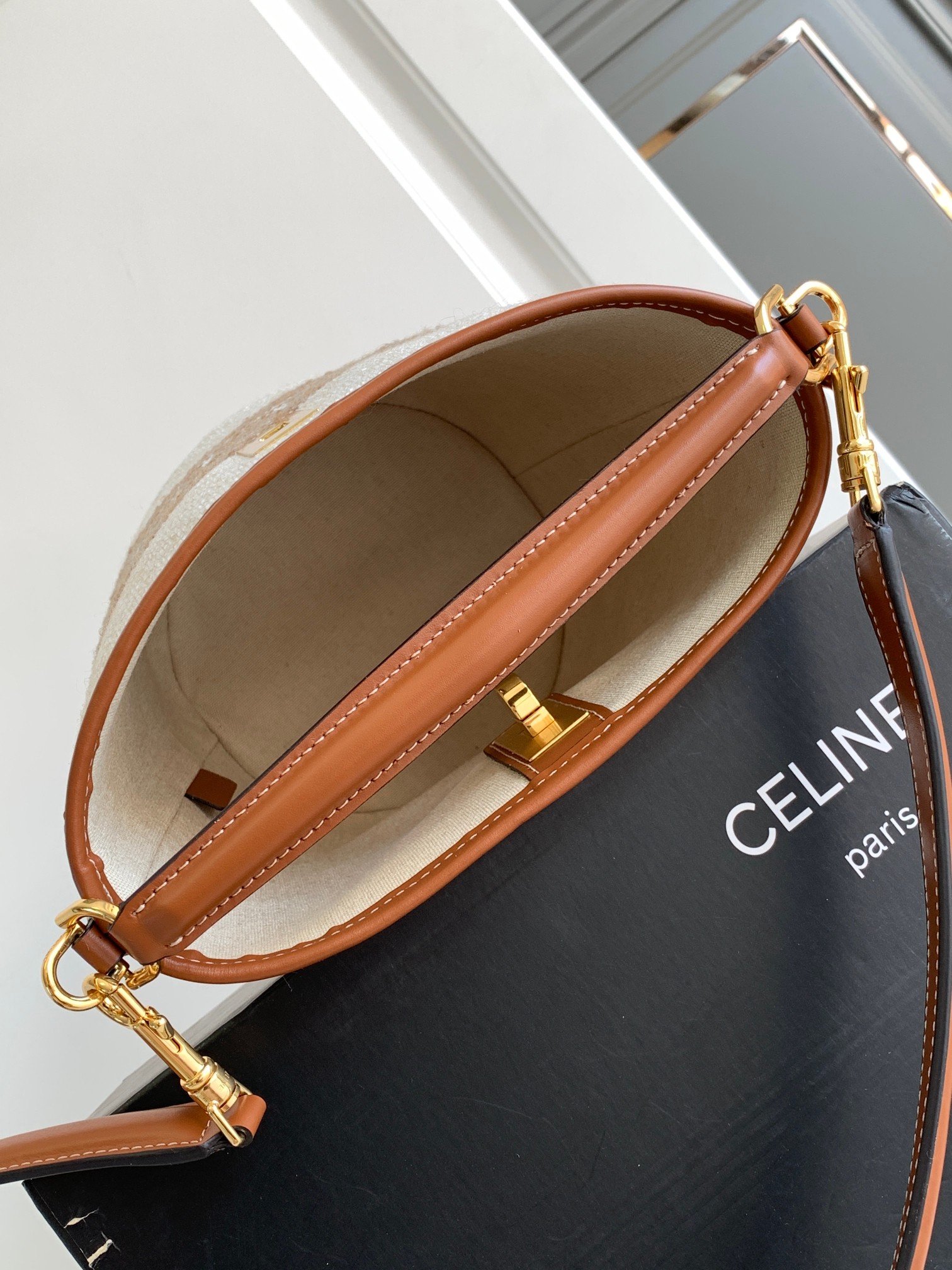 Ce**e mini bucket 16