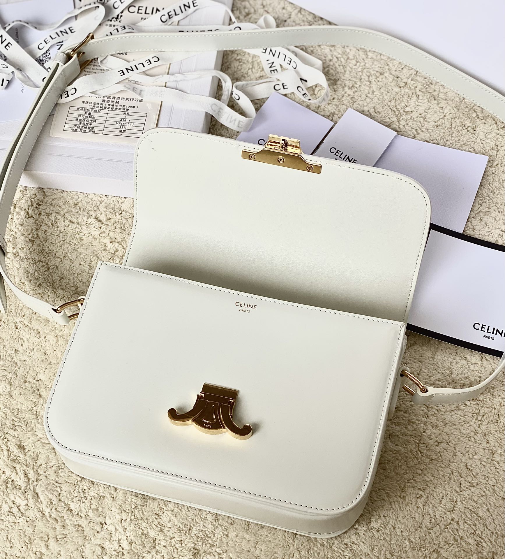 Ce**e classique triomphe bag