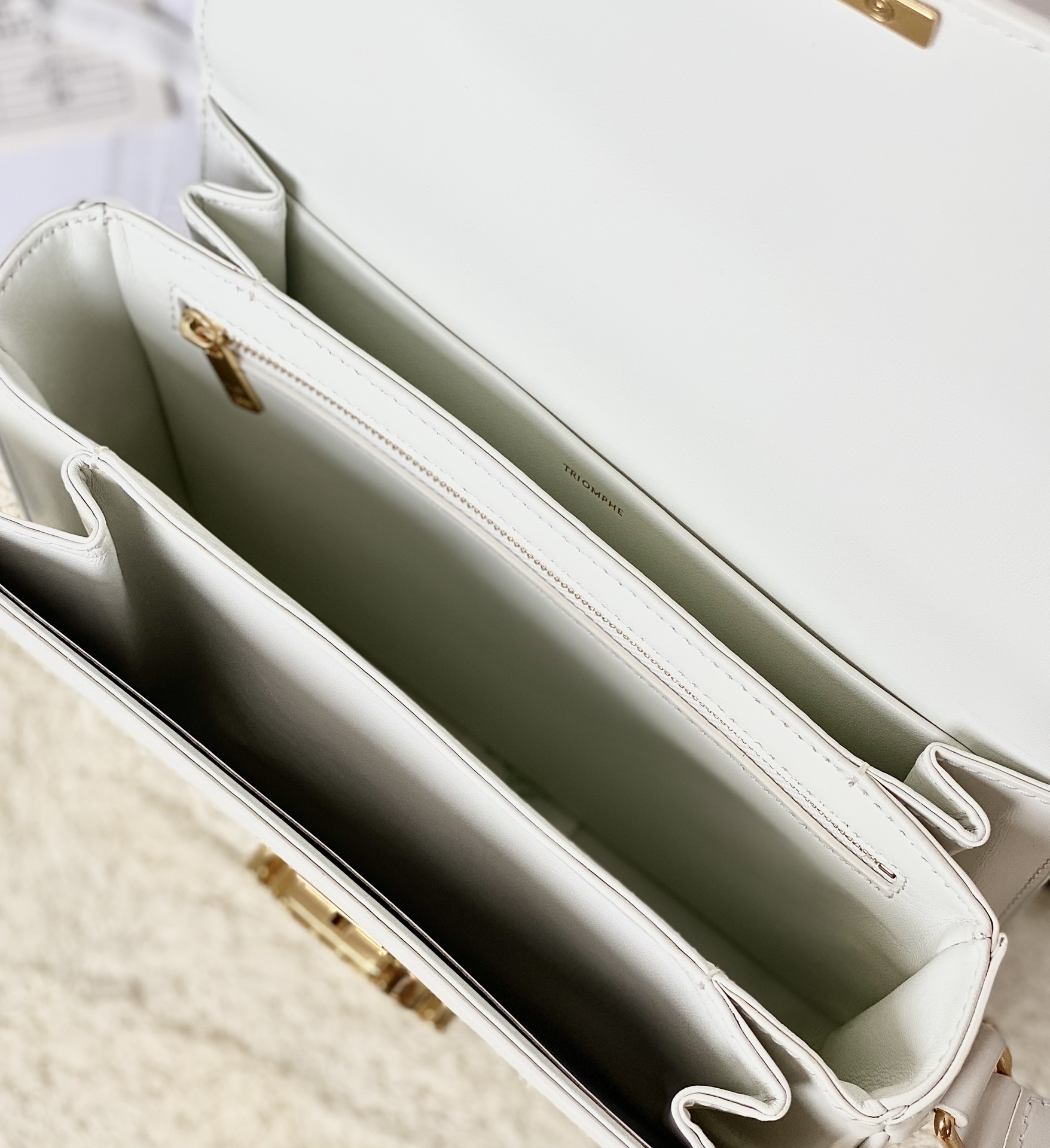 Ce**e classique triomphe bag