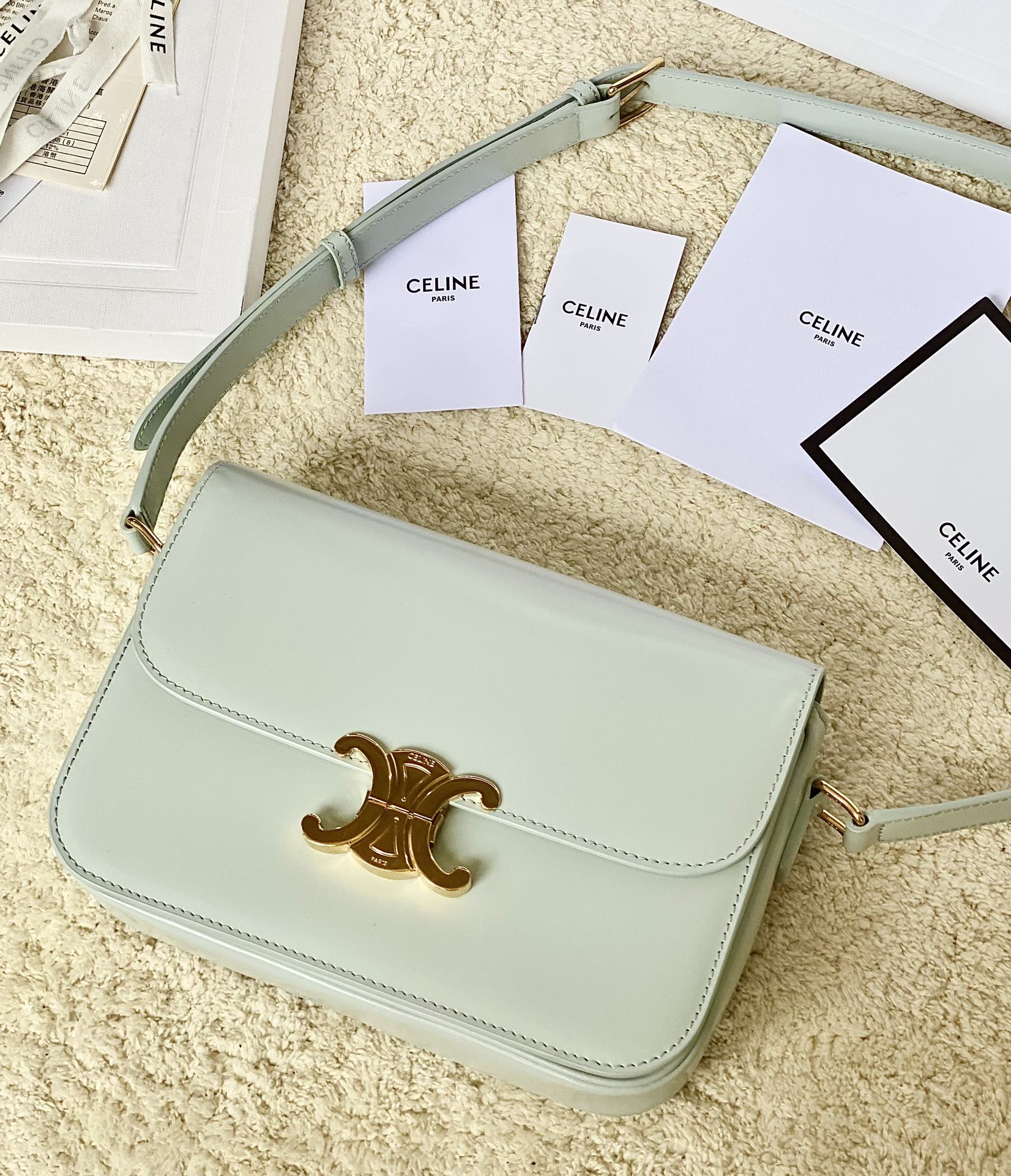 Ce**e classique triomphe bag