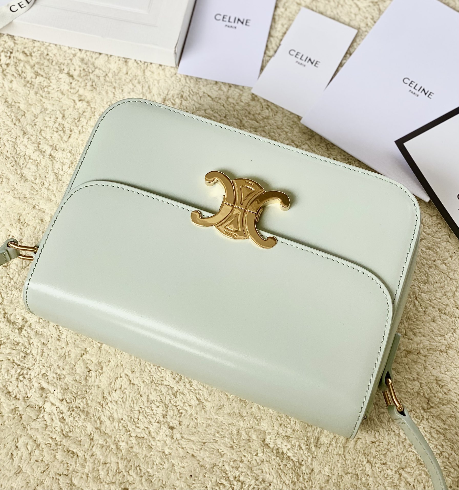 Ce**e classique triomphe bag