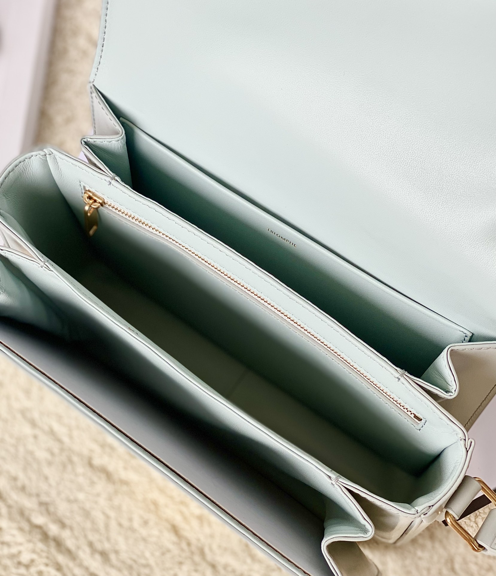 Ce**e classique triomphe bag