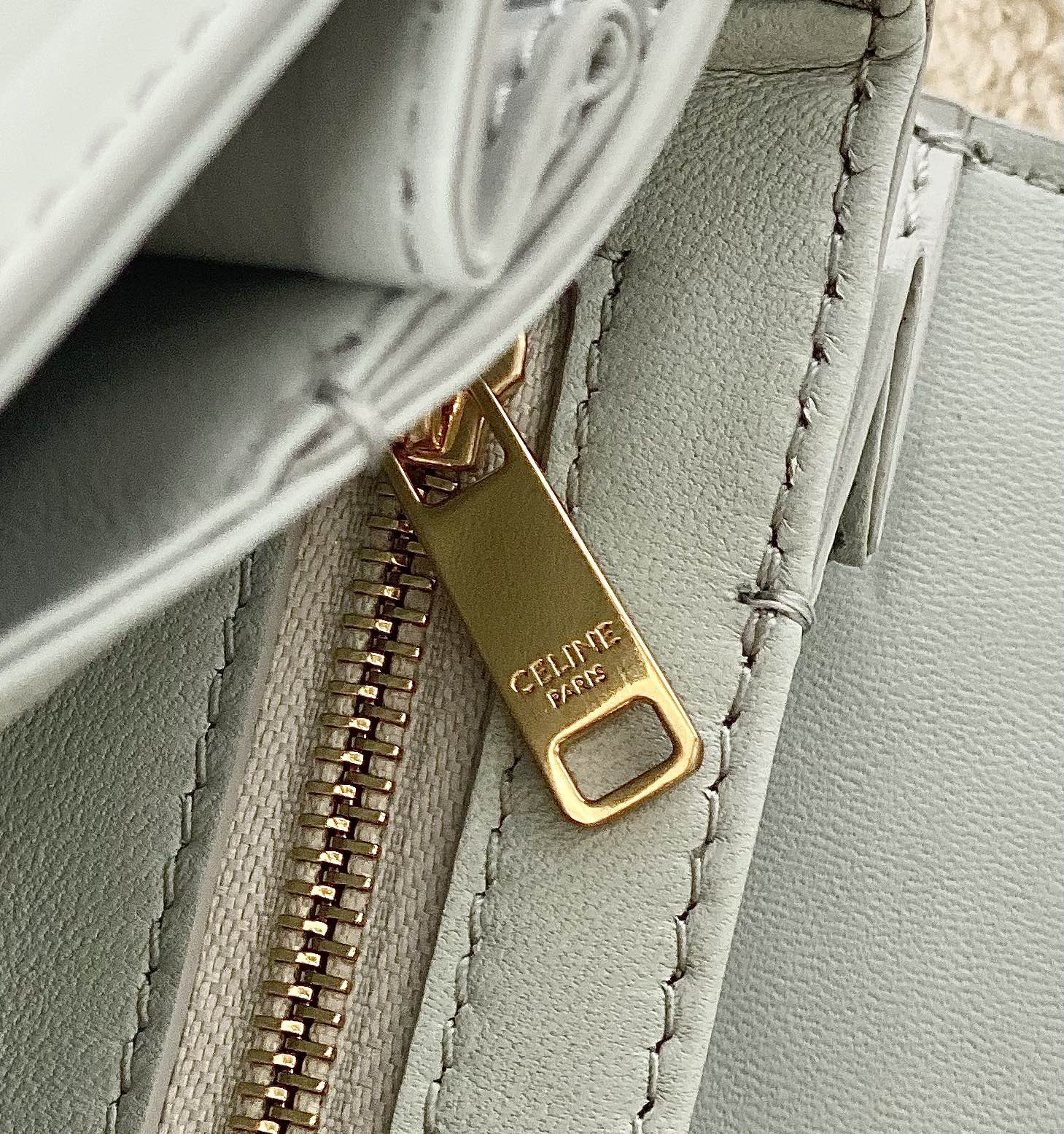 Ce**e classique triomphe bag