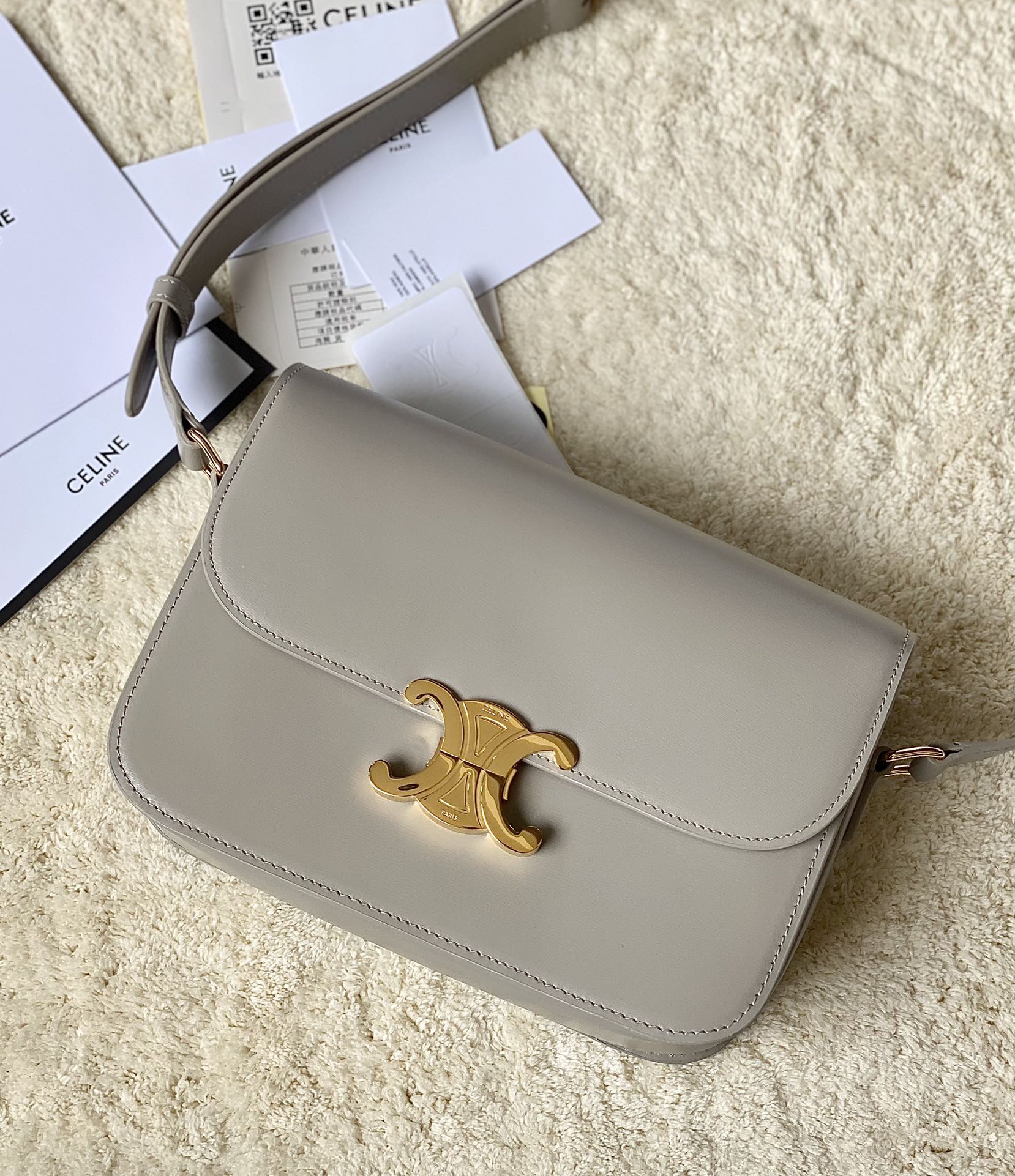 Ce**e classique triomphe bag