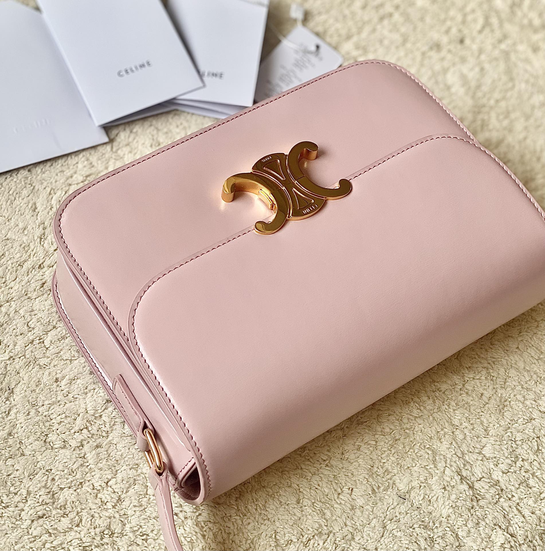 Ce**e classique triomphe bag