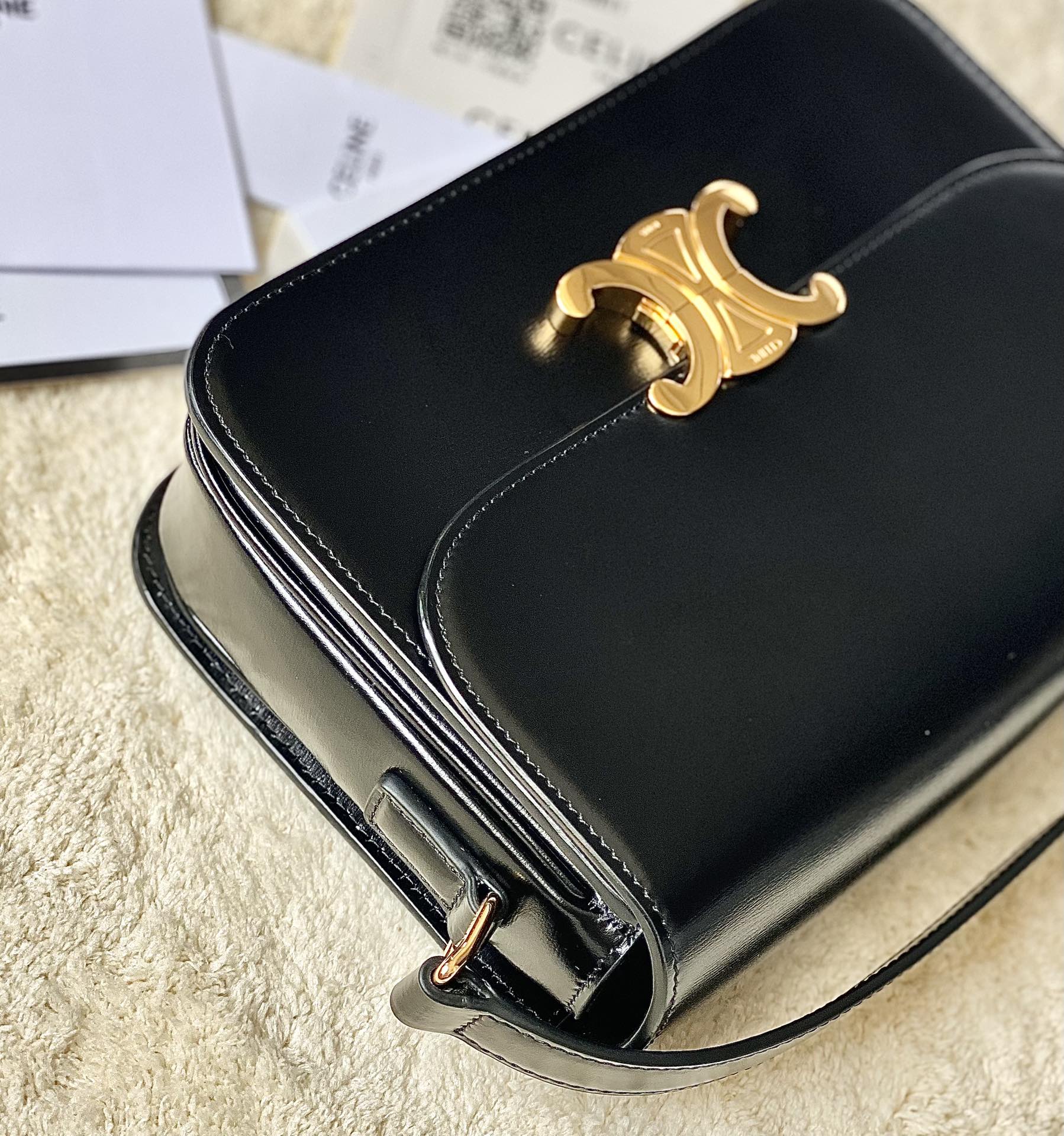 Ce**e classique triomphe bag