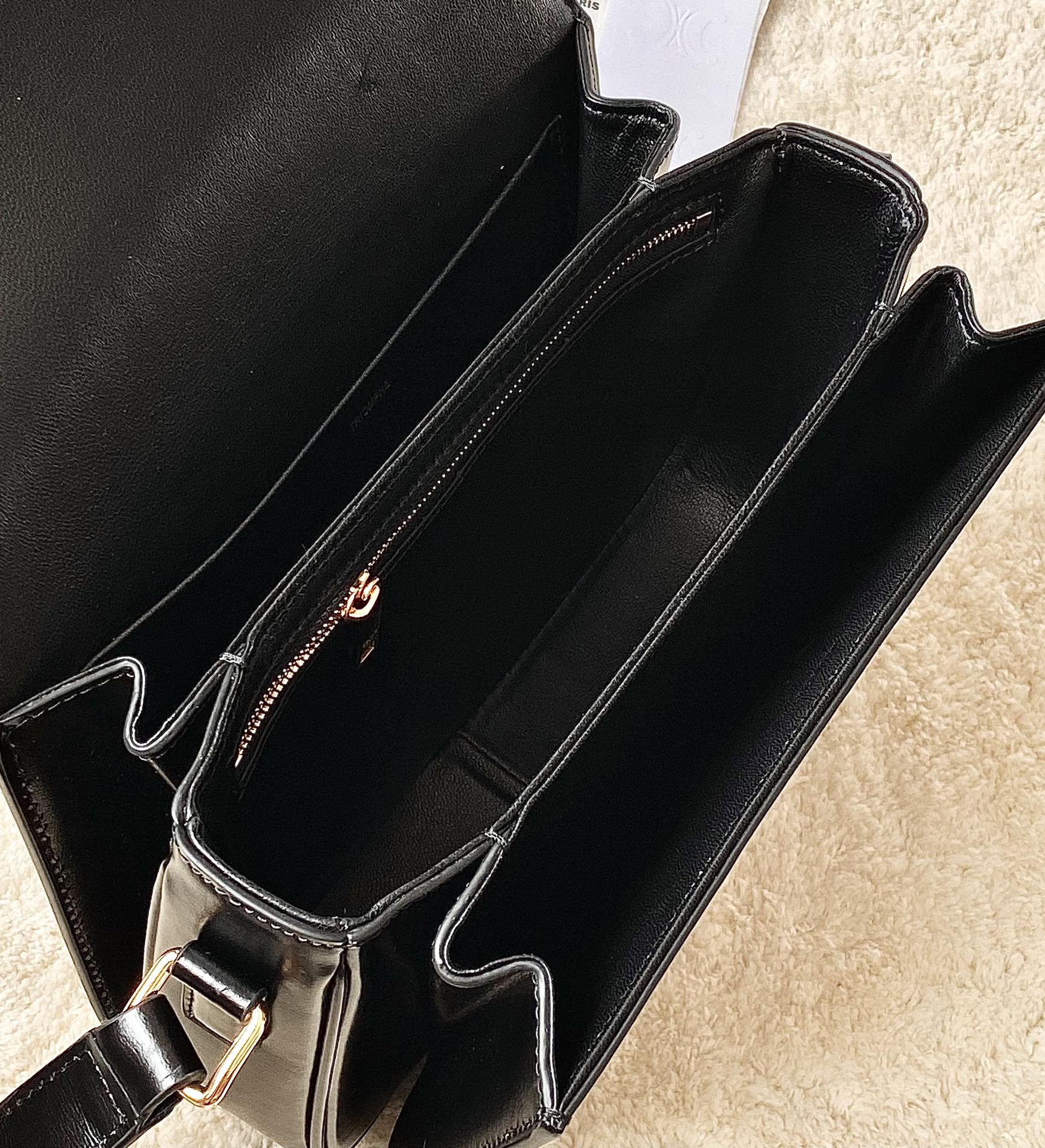 Ce**e classique triomphe bag