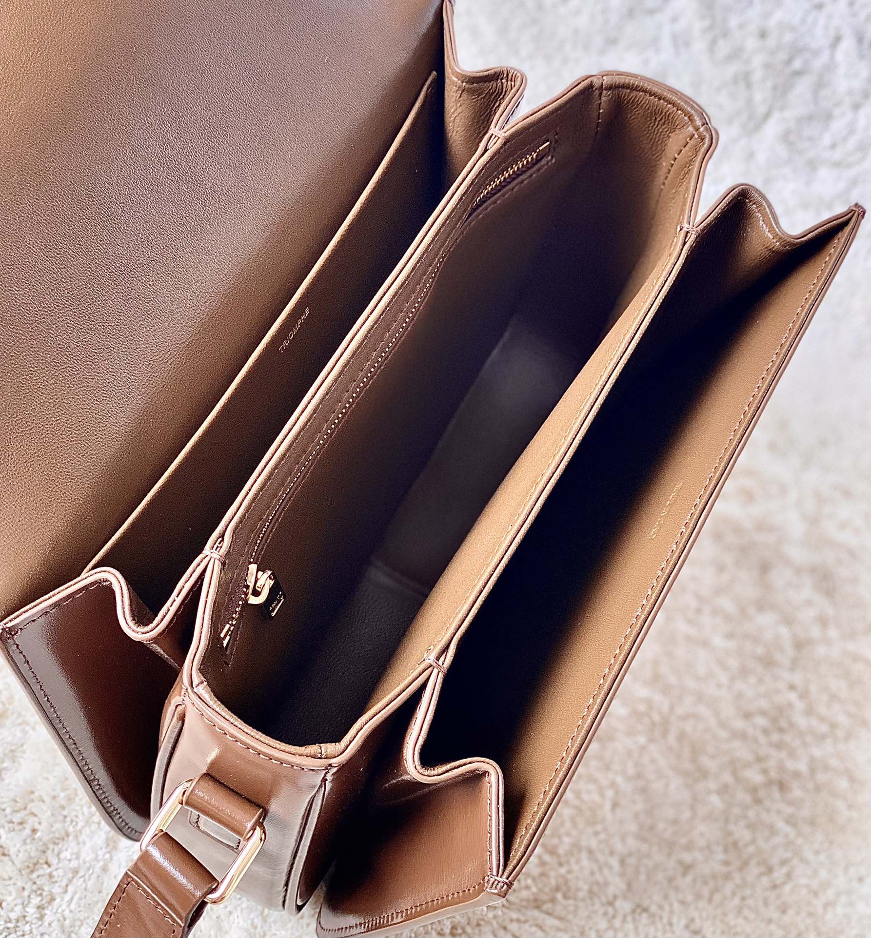 Ce**e classique triomphe bag
