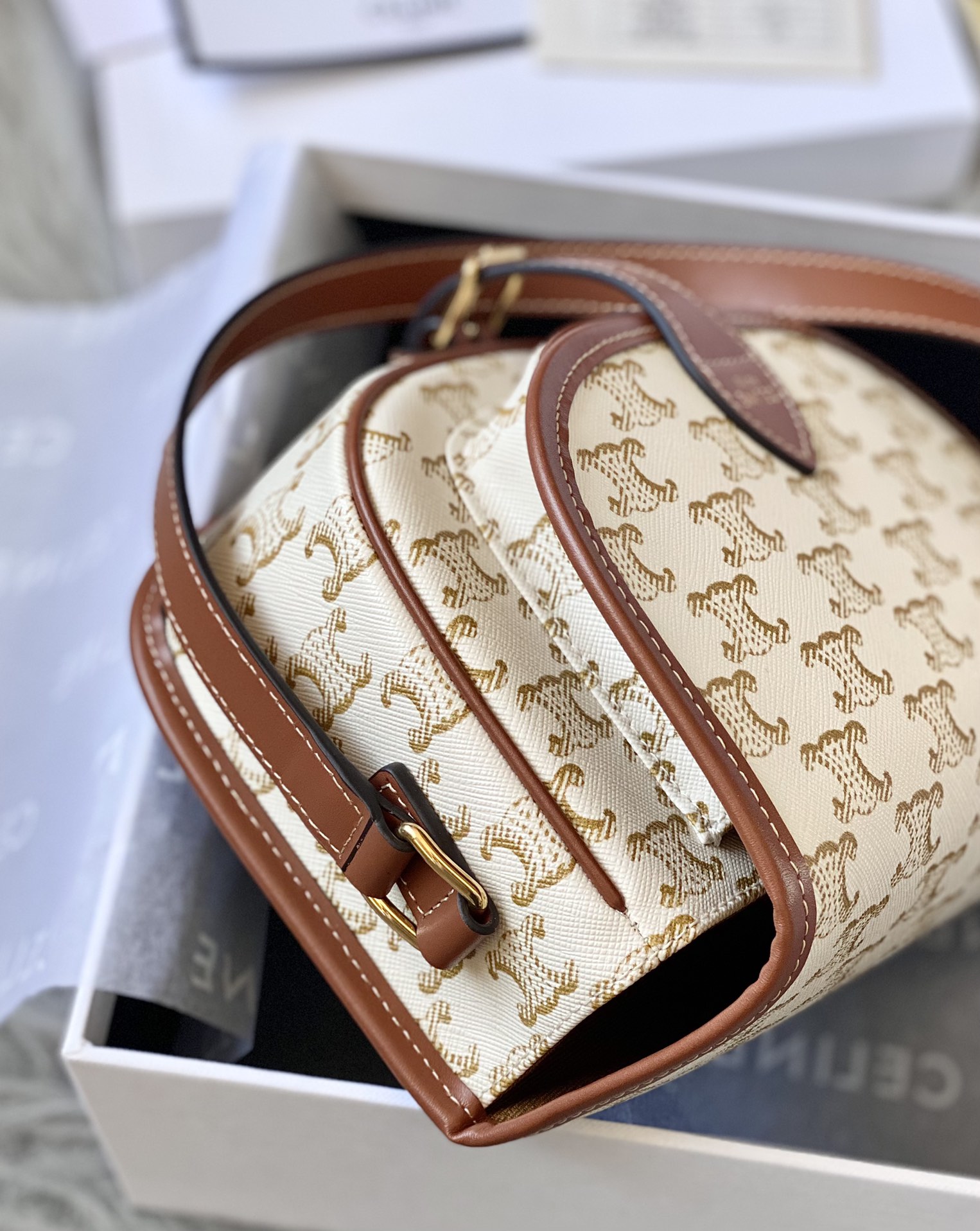 Ce**e medium folco bag