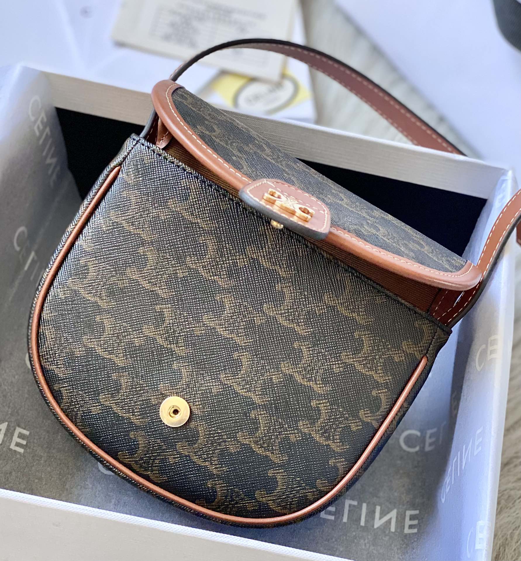 Ce**e mini besace