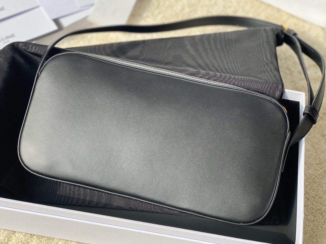 Ce**e camera bag