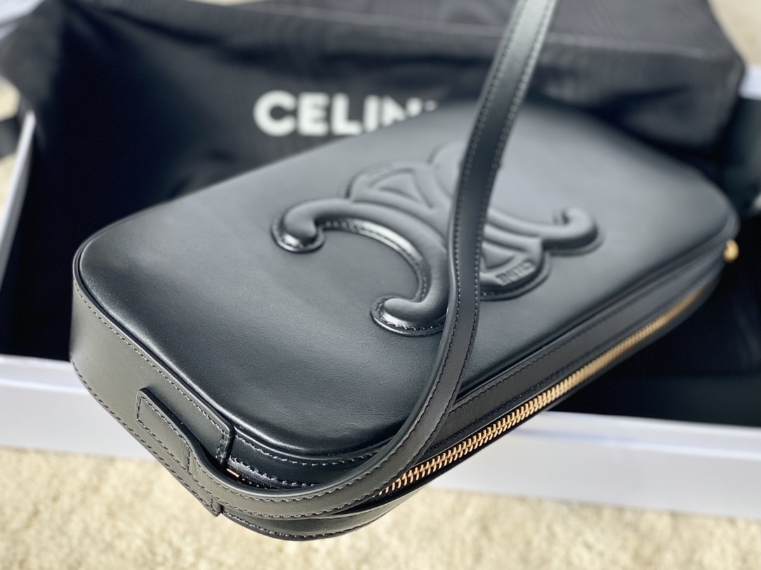 Ce**e camera bag