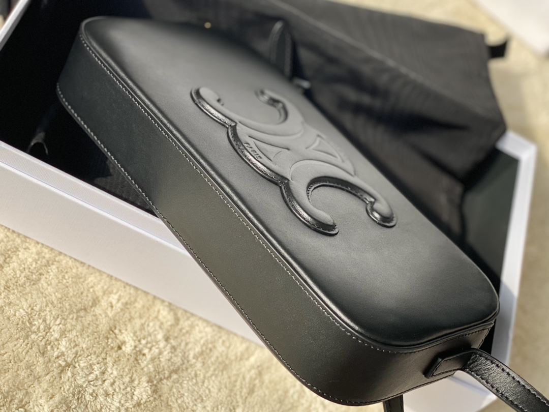 Ce**e camera bag