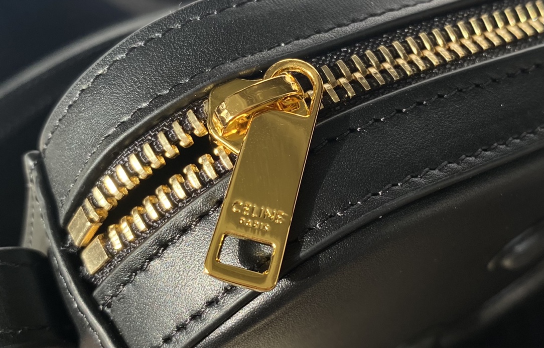 Ce**e camera bag