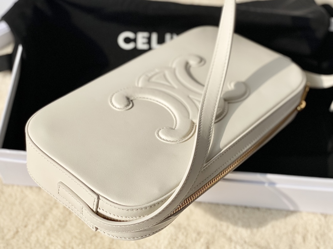 Ce**e camera bag