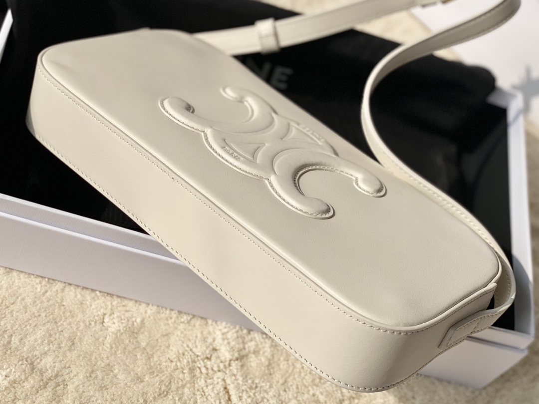 Ce**e camera bag