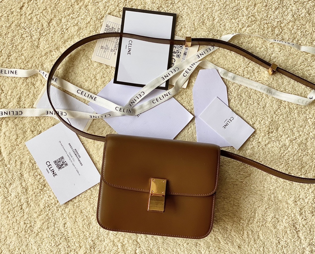 Ce**e teen classic bag in box calfskin