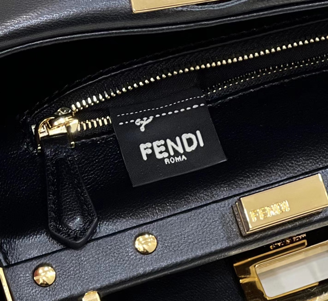 F**di peekaboo mini