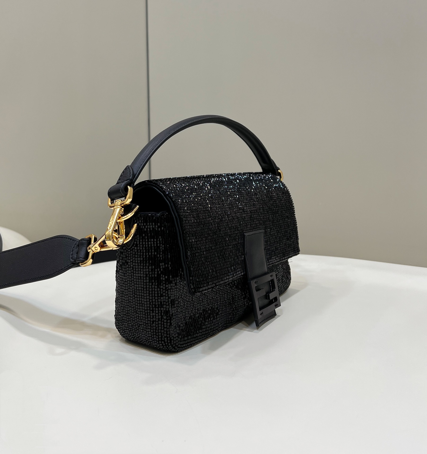 F**di baguette re-edition bag