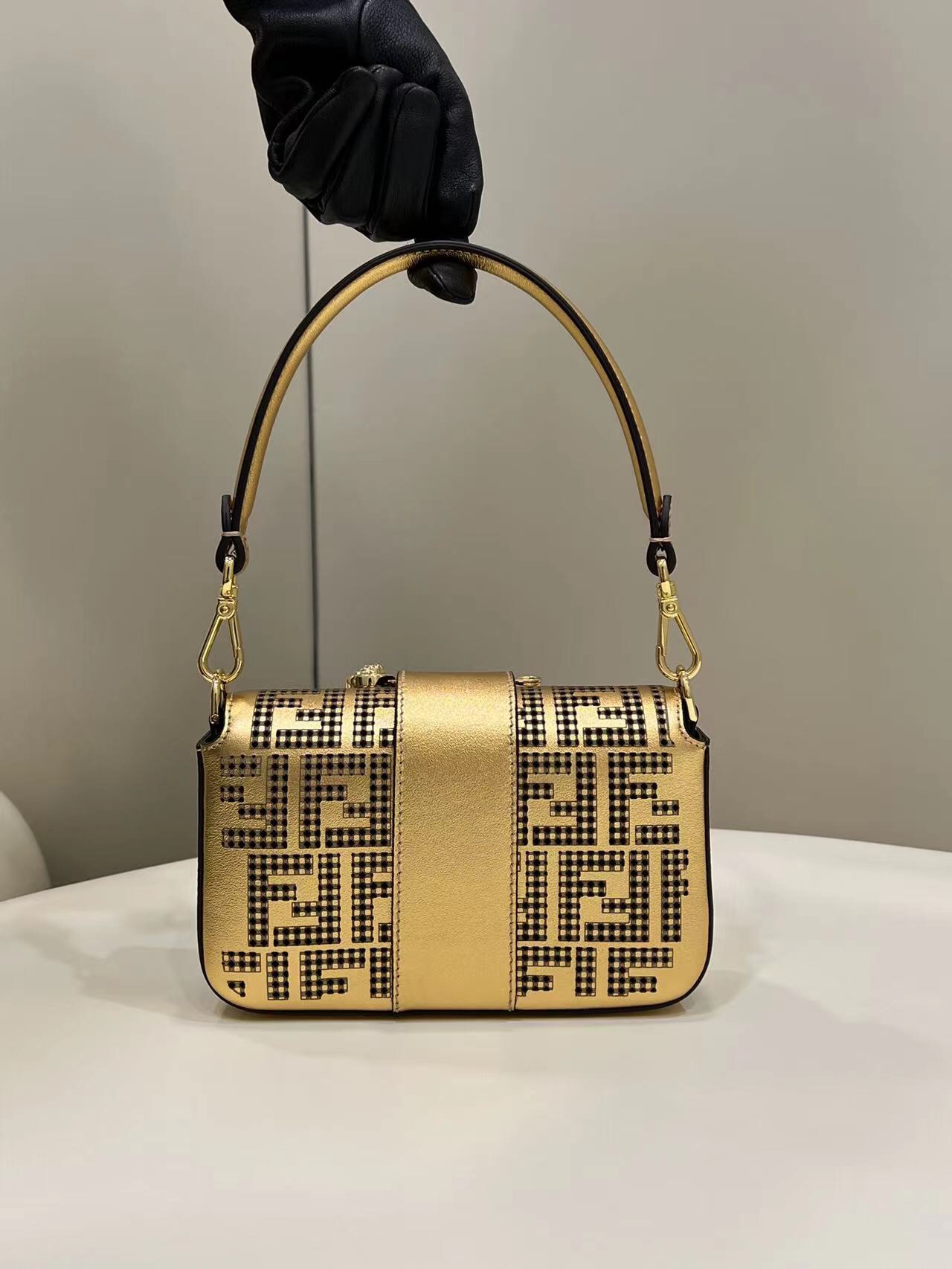 F**di & versace bagutte
