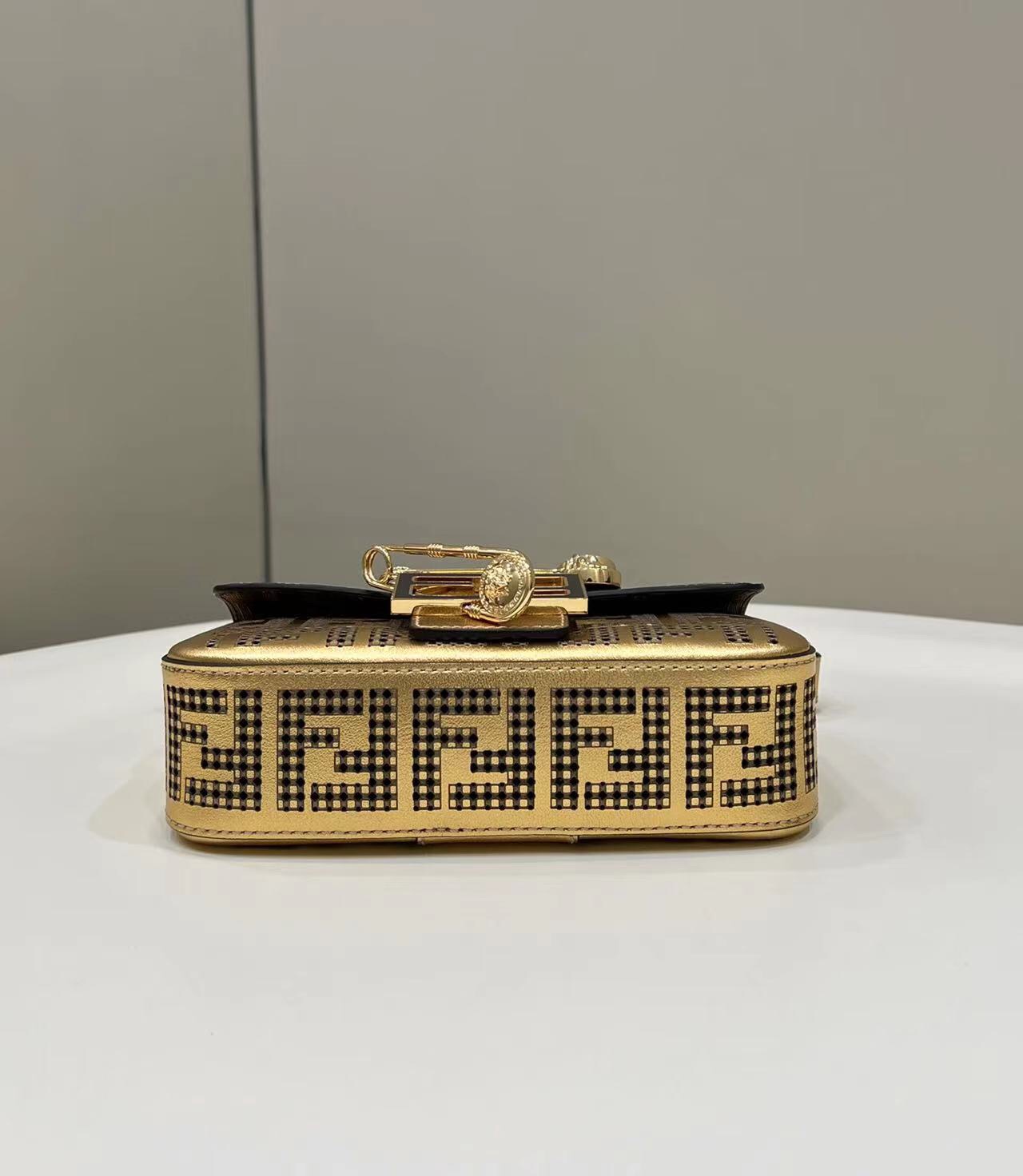F**di & versace bagutte