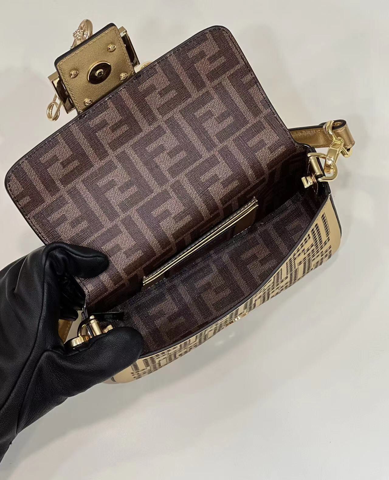 F**di & versace bagutte