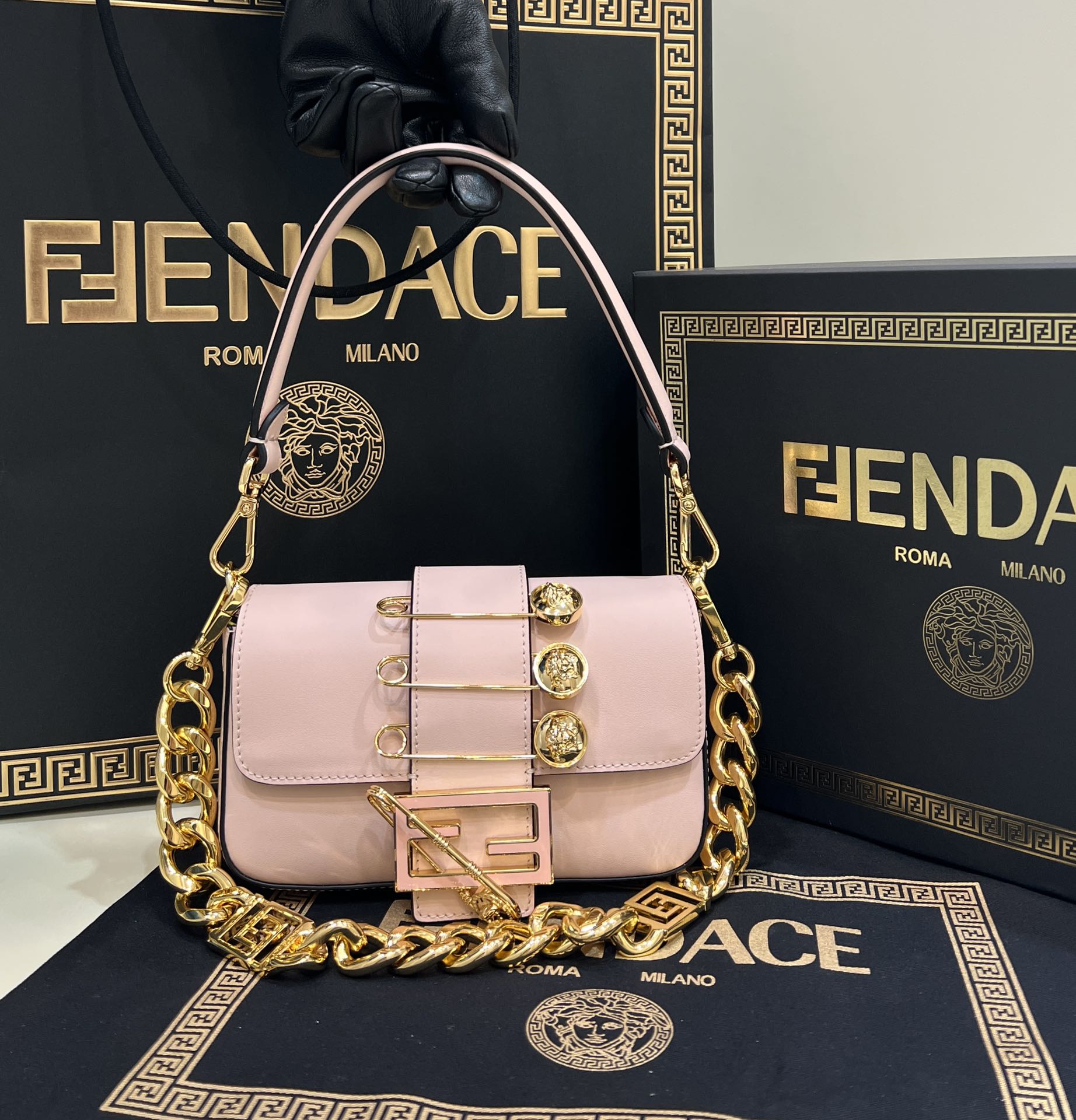 F**di & versace bagutte