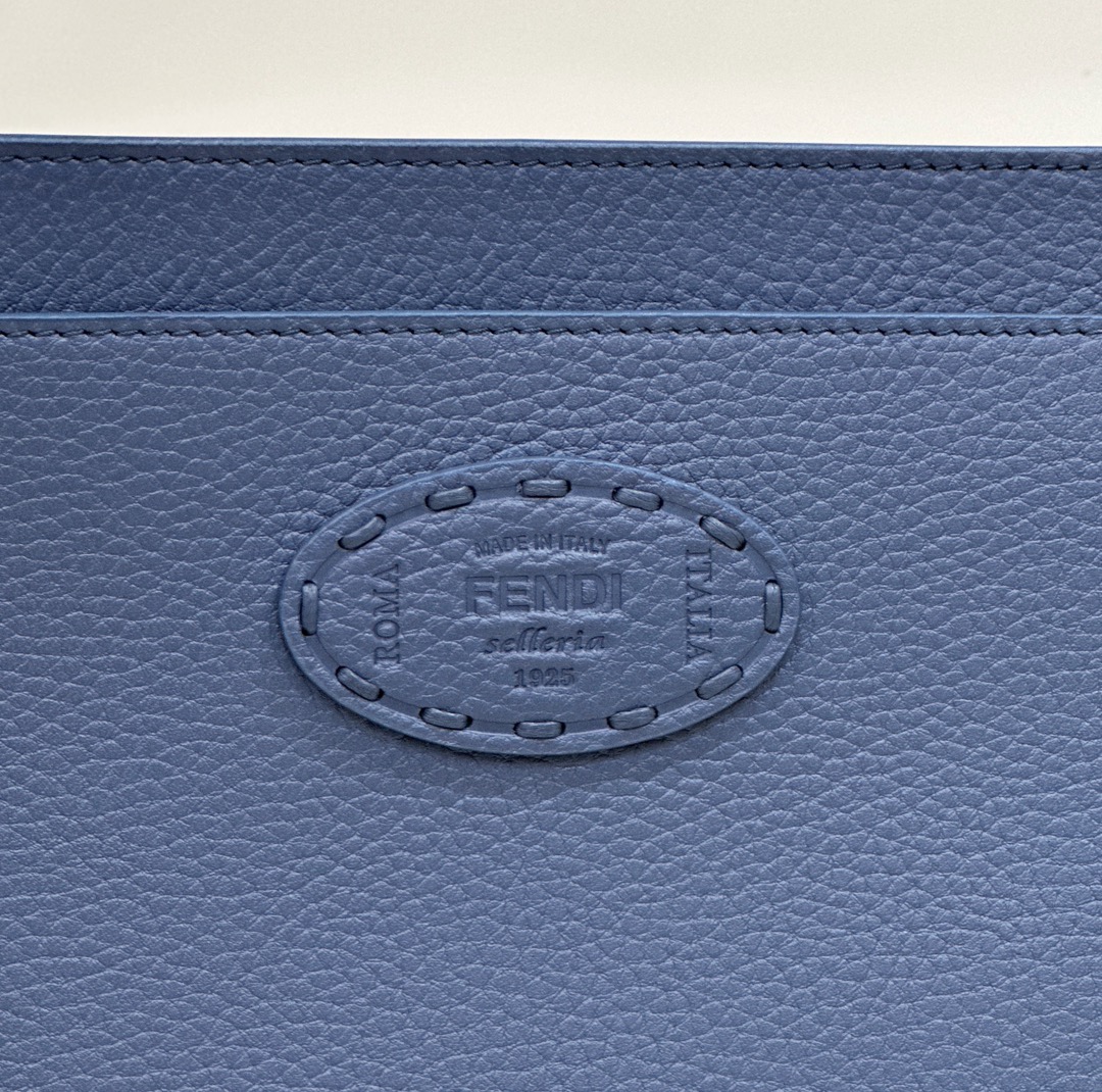 F**di peekaboo medium handbag