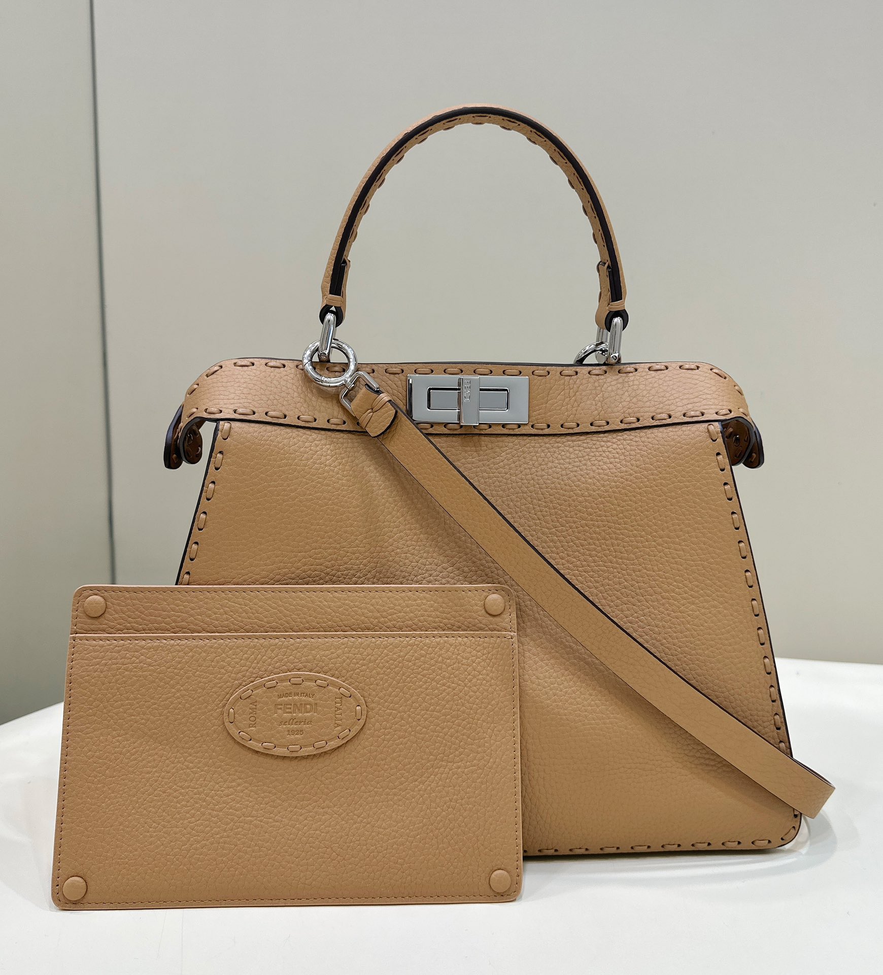 F**di peekaboo medium handbag