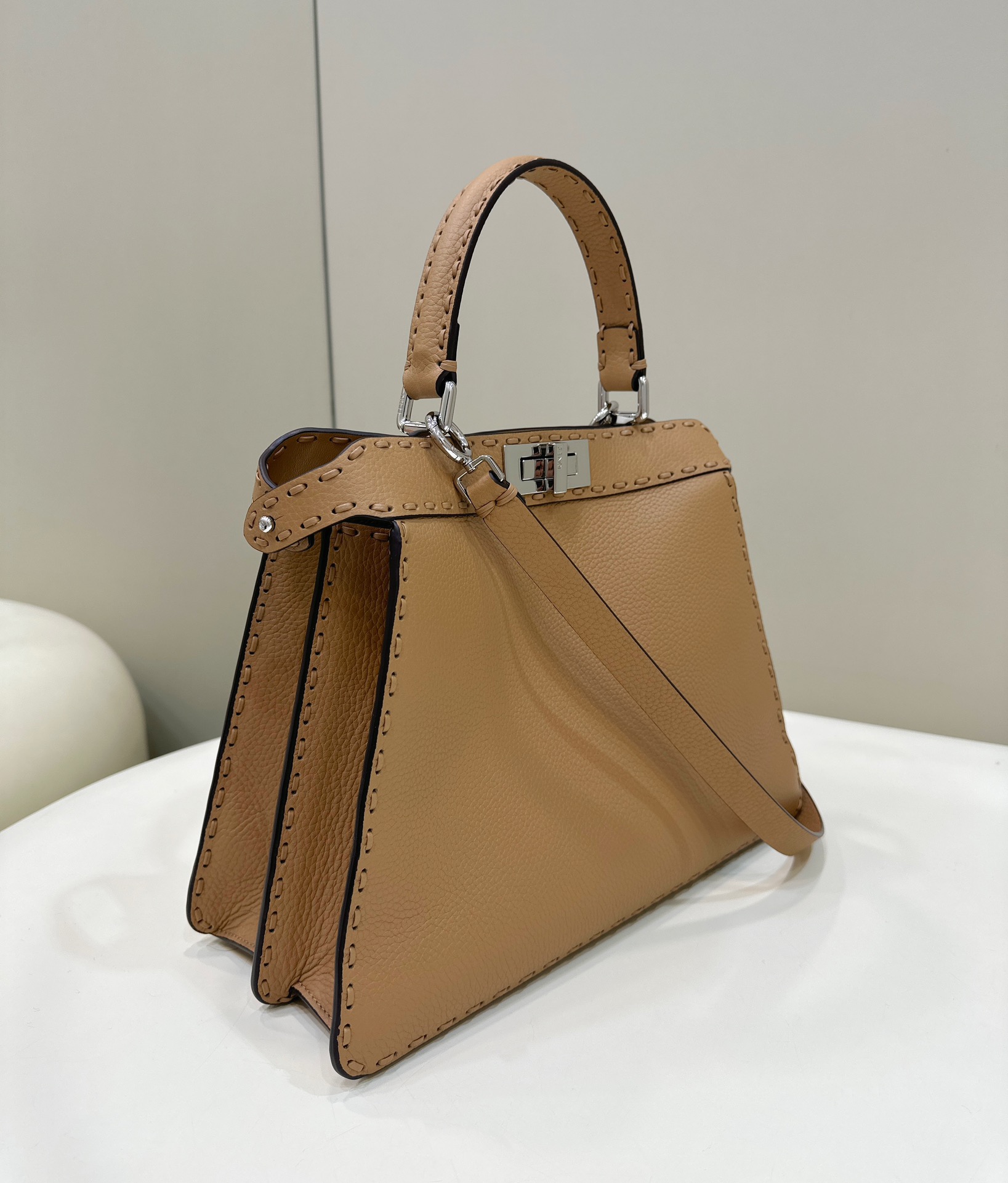 F**di peekaboo medium handbag