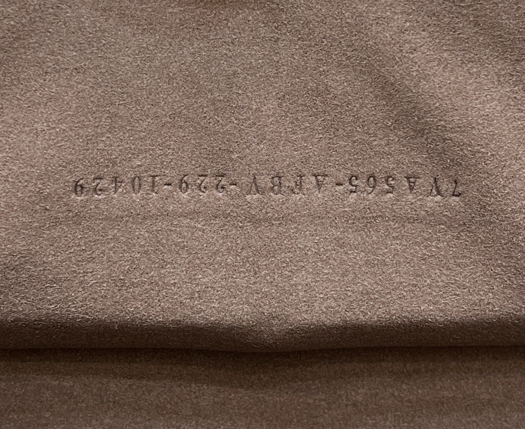 F**di baguette bag