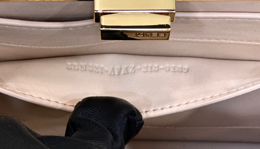 F**di peekaboo i see u small bag