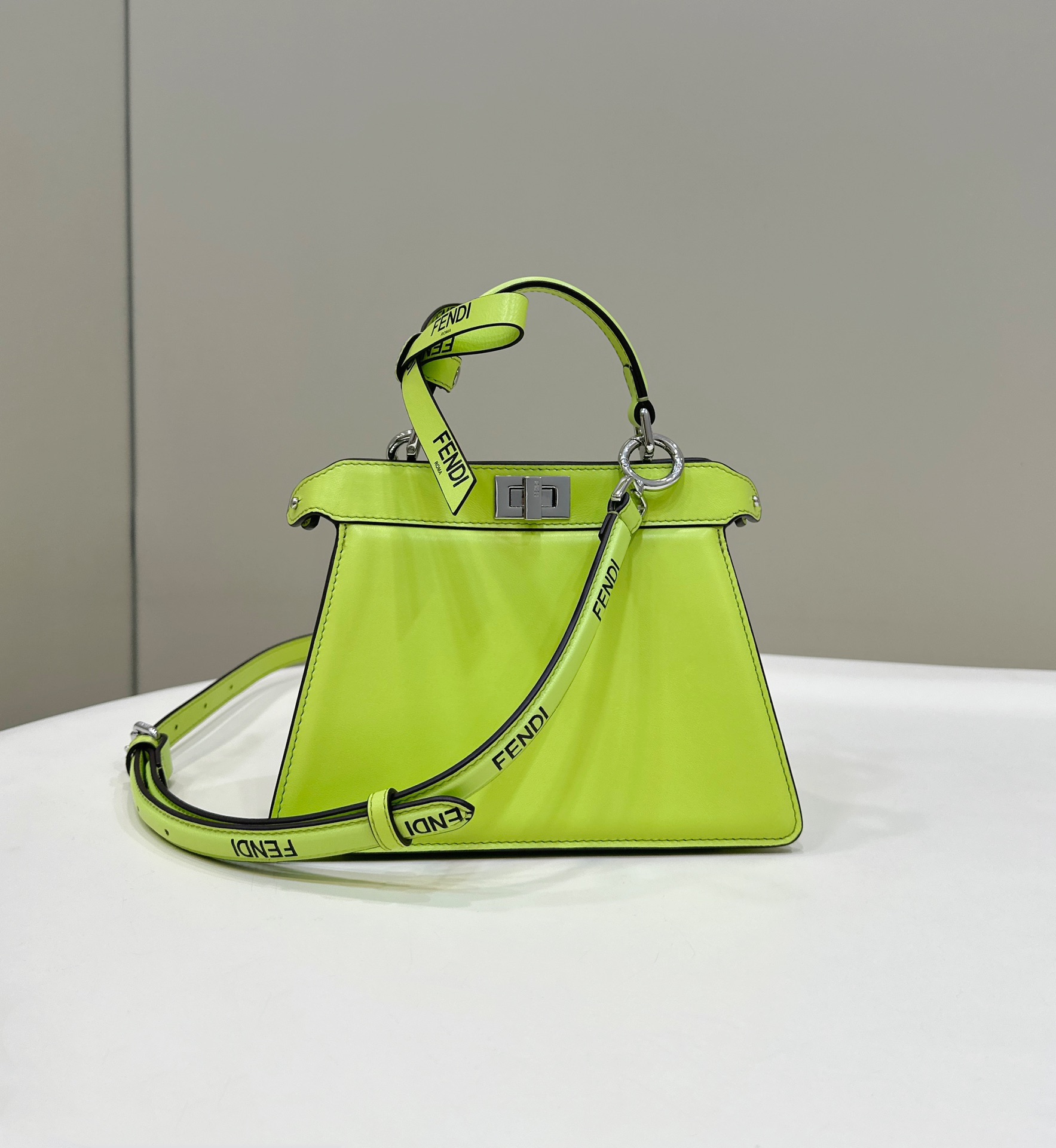 F**di by marc jacobs peekaboo
