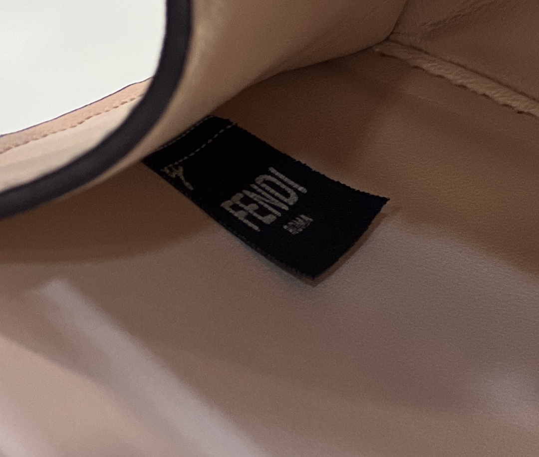 F**di peekaboo i see u small bag