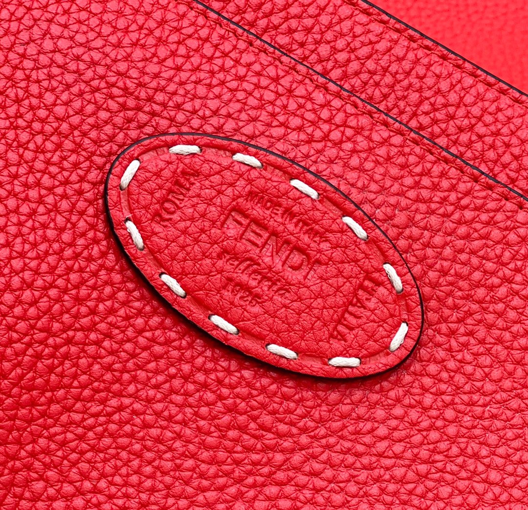 F**di peekaboo medium bag